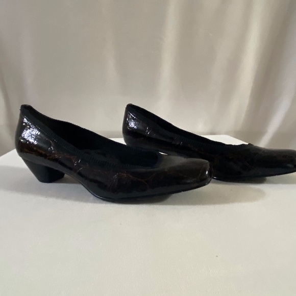 Shoes - J. Renee Flat